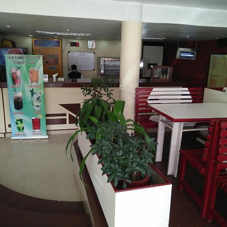 Hotel Gold Panipat Luaran gambar